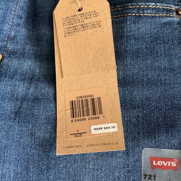 NWT Women’s Levi’s High Rise Distressed Skinny Jeans. Size 25 - Picture 10 of 12